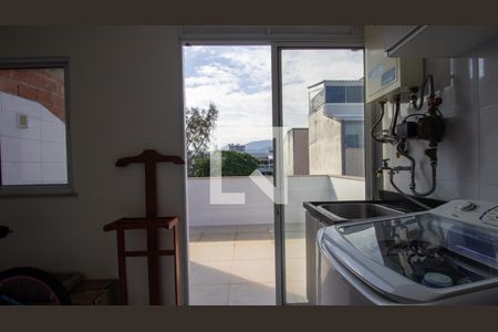 Apartamento à venda com 182m², 2 quartos e 3 vagas Apartamento à venda com 182m², 2 quartos e 3 vagasCozinha e Área de Serviço