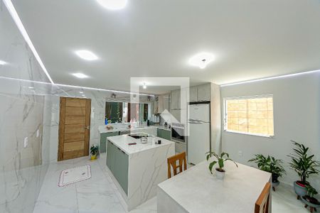 Casa à venda com 284m², 4 quartos e 2 vagasCozinha