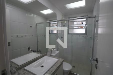 Banheiro Suíte de apartamento para alugar com 2 quartos, 82m² em Jardim Santa Genoveva, Guarujá
