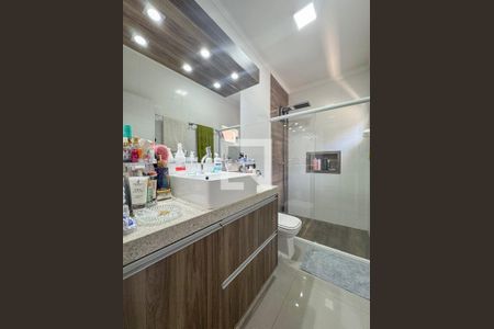 Casa à venda com 146m², 3 quartos e 3 vagas Casa à venda com 146m², 3 quartos e 3 vagasBanheiro da Suíte