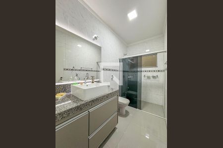 Casa à venda com 146m², 3 quartos e 3 vagas Casa à venda com 146m², 3 quartos e 3 vagasBanheiro Social