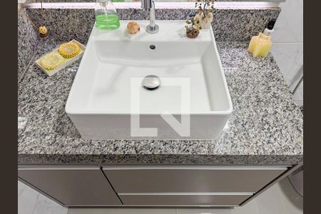 Casa à venda com 146m², 3 quartos e 3 vagas Casa à venda com 146m², 3 quartos e 3 vagasBanheiro Social