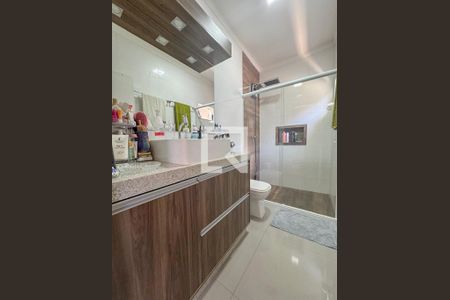 Casa à venda com 146m², 3 quartos e 3 vagas Casa à venda com 146m², 3 quartos e 3 vagasBanheiro da Suíte