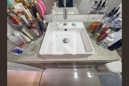 Casa à venda com 146m², 3 quartos e 3 vagas Casa à venda com 146m², 3 quartos e 3 vagasBanheiro da Suíte