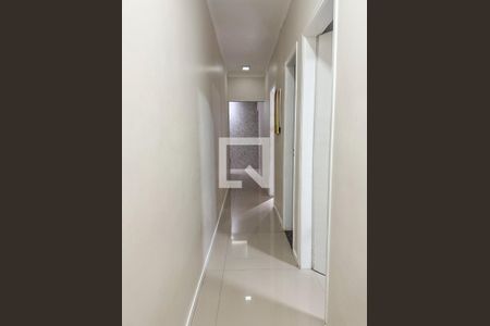 Casa à venda com 146m², 3 quartos e 3 vagas Casa à venda com 146m², 3 quartos e 3 vagasCorredor