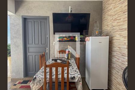 Casa à venda com 146m², 3 quartos e 3 vagas Casa à venda com 146m², 3 quartos e 3 vagasQuintal e Área de Churrasqueira