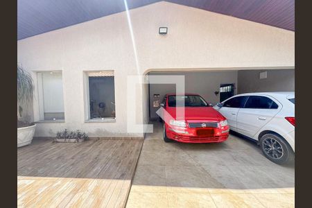 Casa à venda com 146m², 3 quartos e 3 vagas Casa à venda com 146m², 3 quartos e 3 vagasGaragem