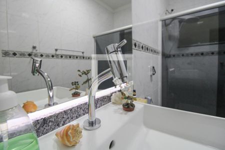 Casa à venda com 146m², 3 quartos e 3 vagas Casa à venda com 146m², 3 quartos e 3 vagasBanheiro Social