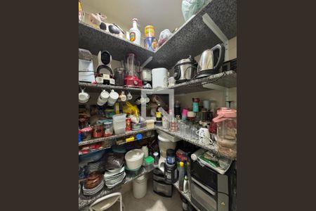 Casa à venda com 146m², 3 quartos e 3 vagas Casa à venda com 146m², 3 quartos e 3 vagasCozinha - Despensa