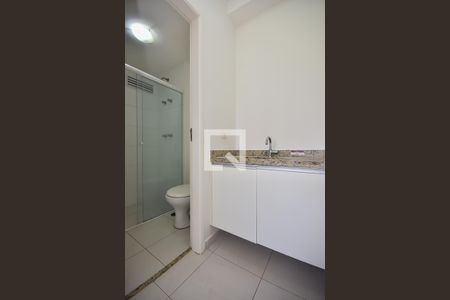 Apartamento para alugar com 55m², 2 quartos e 1 vaga Apartamento para alugar com 55m², 2 quartos e 1 vagaBanheiro