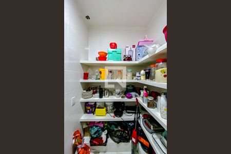 Casa à venda com 480m², 4 quartos e 10 vagasDespensa