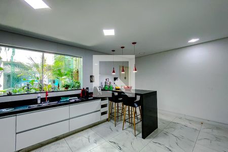 Casa à venda com 480m², 4 quartos e 10 vagasCozinha