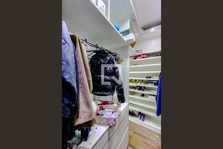 Casa à venda com 480m², 4 quartos e 10 vagasQuarto 3 - Suíte