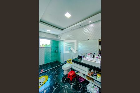 Casa à venda com 480m², 4 quartos e 10 vagasBanheiro da Suíte 3