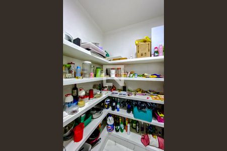 Casa à venda com 480m², 4 quartos e 10 vagasDespensa