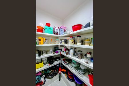 Casa à venda com 480m², 4 quartos e 10 vagasDespensa