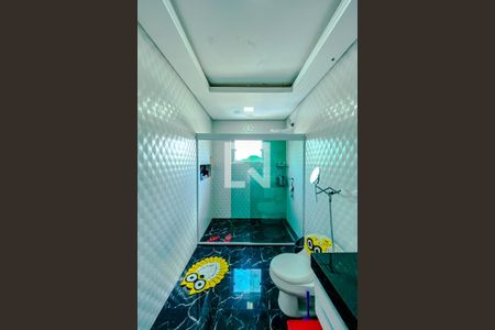 Casa à venda com 480m², 4 quartos e 10 vagasBanheiro da Suíte 3