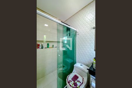 Casa à venda com 480m², 4 quartos e 10 vagasBanheiro da Suíte 2