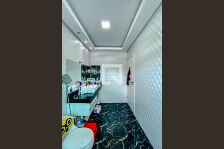 Casa à venda com 480m², 4 quartos e 10 vagasBanheiro da Suíte 3