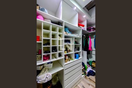 Casa à venda com 480m², 4 quartos e 10 vagasQuarto 3 - Suíte