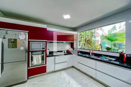 Casa à venda com 480m², 4 quartos e 10 vagasCozinha