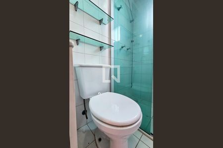 Apartamento para alugar com 65m², 2 quartos e 2 vagas Apartamento para alugar com 65m², 2 quartos e 2 vagasBanheiro