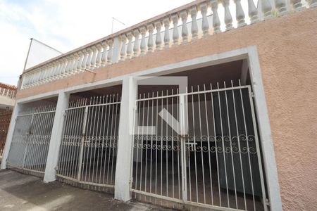 Casa à venda com 250m², 2 quartos e 3 vagasFachada