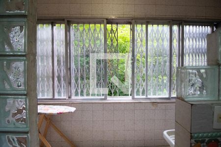 Apartamento à venda com 210m², 4 quartos e 1 vaga Apartamento à venda com 210m², 4 quartos e 1 vagaÁrea de serviço