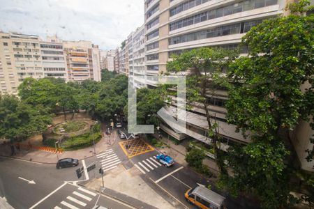 Apartamento à venda com 210m², 4 quartos e 1 vaga Apartamento à venda com 210m², 4 quartos e 1 vagaVista da Varanda da Sala