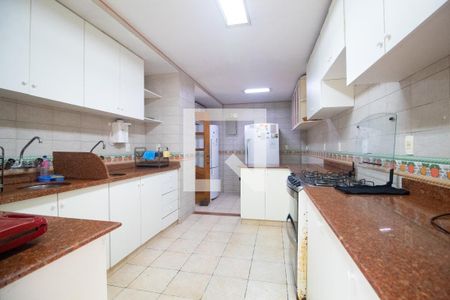 Apartamento à venda com 210m², 4 quartos e 1 vaga Apartamento à venda com 210m², 4 quartos e 1 vagaCozinha