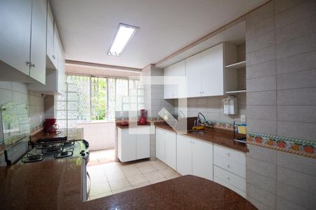 Apartamento à venda com 210m², 4 quartos e 1 vaga Apartamento à venda com 210m², 4 quartos e 1 vagaCozinha