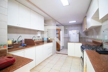 Apartamento à venda com 210m², 4 quartos e 1 vaga Apartamento à venda com 210m², 4 quartos e 1 vagaCozinha