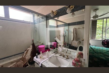 Apartamento para alugar com 128m², 2 quartos e 2 vagas Apartamento para alugar com 128m², 2 quartos e 2 vagasBanheiro da Suíte