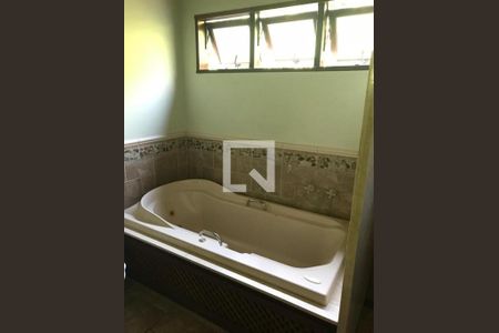 Casa à venda com 3 quartos, 500m² em Matapaca, Niterói