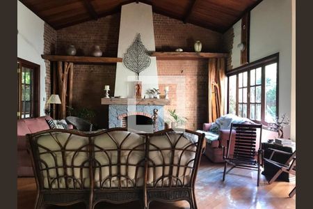 Casa à venda com 3 quartos, 500m² em Matapaca, Niterói