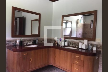 Casa à venda com 3 quartos, 500m² em Matapaca, Niterói