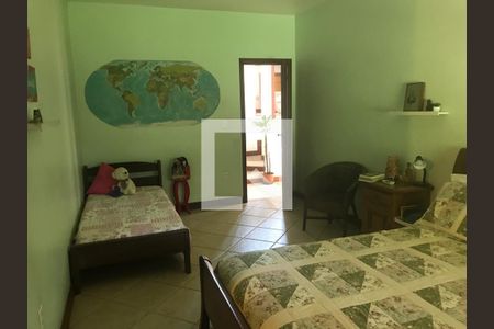 Casa à venda com 3 quartos, 500m² em Matapaca, Niterói