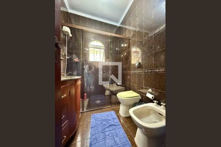 Casa à venda com 131m², 3 quartos e 5 vagas