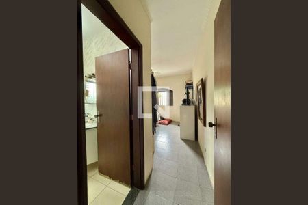 Casa à venda com 131m², 3 quartos e 5 vagas