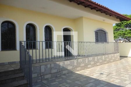 Casa à venda com 131m², 3 quartos e 5 vagas