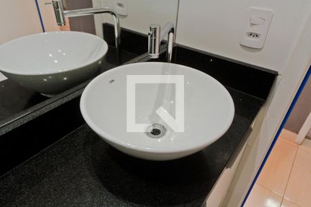 Apartamento para alugar com 60m², 2 quartos e sem vagaBanheiro