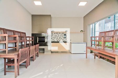 Apartamento para alugar com 60m², 2 quartos e sem vagaÁrea comum - Churrasqueira