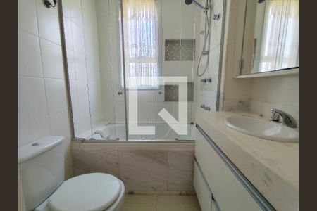 Apartamento para alugar com 64m², 2 quartos e 2 vagasBanheiro social 