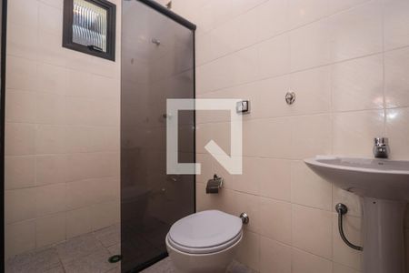 Casa à venda com 440m², 3 quartos e 8 vagasBanheiro da Saúna