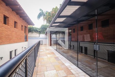 Casa à venda com 440m², 3 quartos e 8 vagasQuintal