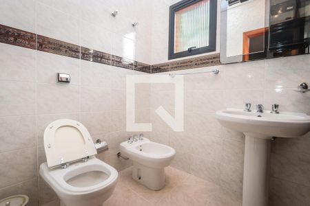 Casa à venda com 440m², 3 quartos e 8 vagasBanheiro da Suite 3