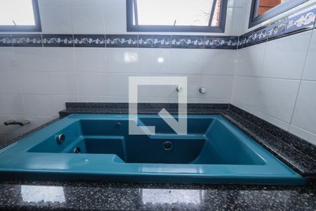 Casa à venda com 440m², 3 quartos e 8 vagasBanheira