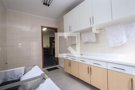 Casa à venda com 440m², 3 quartos e 8 vagasLavanderia