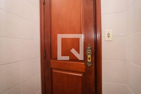 Casa à venda com 440m², 3 quartos e 8 vagasBanheiro da Saúna