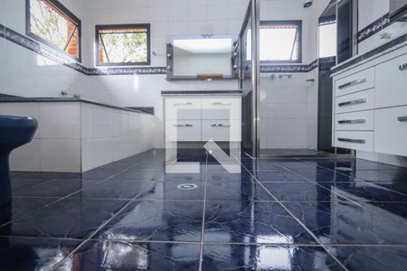 Casa à venda com 440m², 3 quartos e 8 vagasBanheiro da Suite